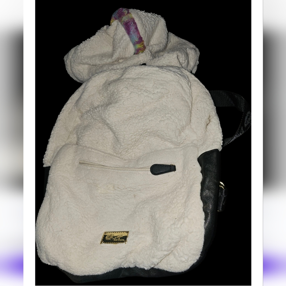 💰Luv Betsey Johnson White and Black Kids Backpack